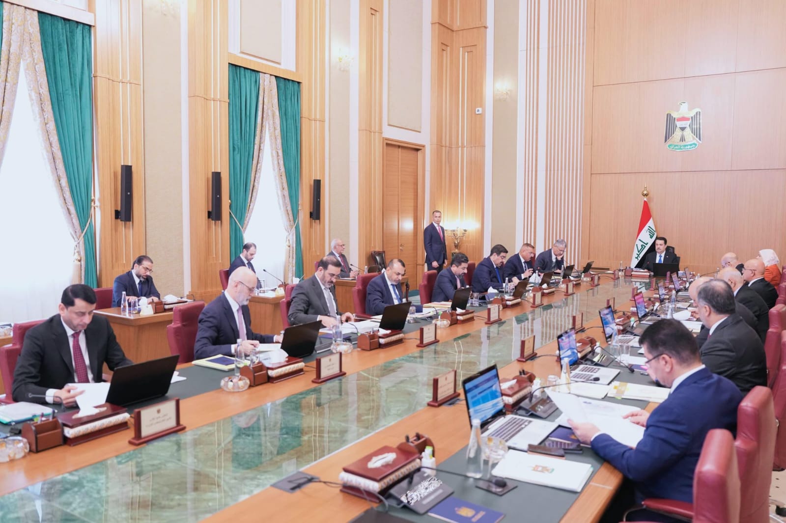 مجلس الوزراء يوافق على استمرار صرف مستحقات ضحايا الأرهاب لحين اقرار قانون تعويضهم في مجلس النواب.