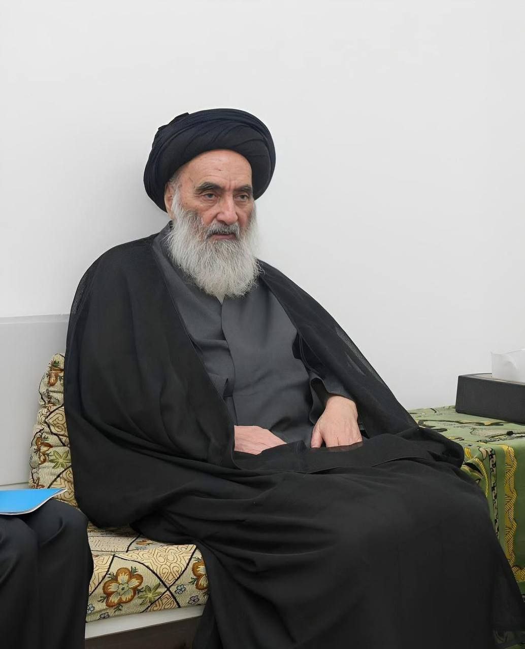 مكتب السيد علي السيستاني: إن اتخاذ قرار منفرد بمعزل عن مجلس الأمن الدولي بشنّ حرب شاملة على دولة أخرى عضو في الأمم المتحدة لفرض شروط معينة عليها بادرة خطيرة جداً.